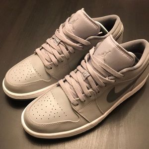 Air Jordan Retro 1 Low - Wolf Grey
